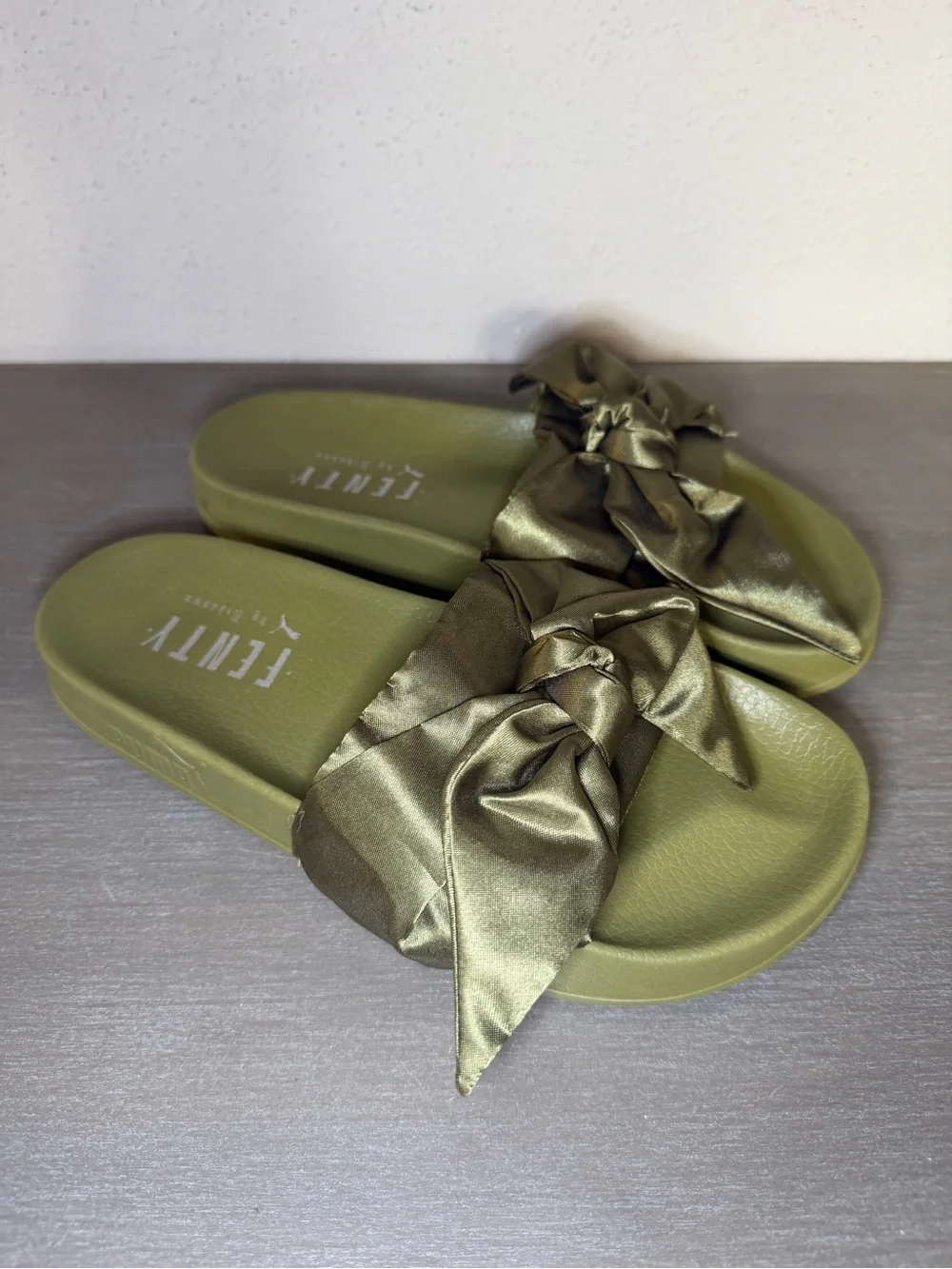 Fenty X Puma Rihanna Satin Bow Slides Flip Flop Sandals Olive Women’s Size 5